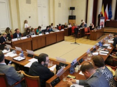 Irracjonalna decyzja radnych. Warszawa poniosła wizerunkową klęskę