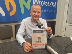 Ulotki trafią do osób starszych. Bezpieczny senior w powiecie dąbrowskim