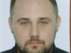 Wysiadł z pojazdu na Wisłostradzie i ślad po nim zaginął. Policja poszukuje mężczyzny