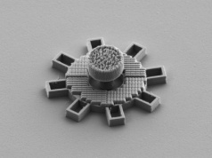 Szwecja: Naukowcy opracowali silnik napędzany światłem, który jest cieńszy od włosa