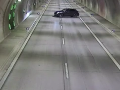 To się działo naprawdę! Zawracali w tunelu na S8 i zablokowali go na 40 minut! Zobacz film!