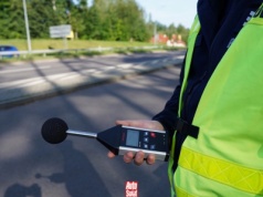 Sonopan poszedł w ruch. Policjanci z Wrocławia zatrzymali dowody rejestracyjne za hałas