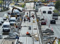 Przebudowa torowiska na Marszałkowskiej zmierz ku końcowi: Wiadomo, kiedy wrócą tu tramwaje