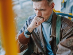 Sezon infekcji oddechowych rozpoczęty: COVID-19, RSV i grypa znów groźne. Zapisz się…