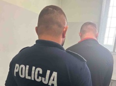 Szczyt głupoty ostrzelał metalowymi kulkami budynek biblioteki