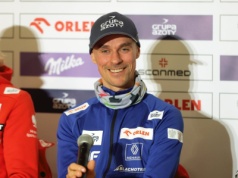 Tylko 70 tys. Polaków wyznaje tę religię. Piotr Żyła nie jest katolikiem