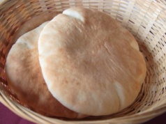 Ta pita smakuje lepiej, niż z greckiej restauracji. Znajomi ją pokochają