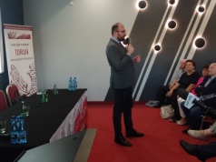 Poseł PiS Krzysztof Szczucki w Toruniu: Trzeba wzmocnić urząd prezydenta