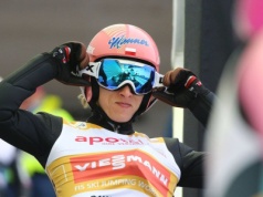 Skoki narciarskie: Czterech Polaków z awansem do sobotniego konkursu w Predazzo