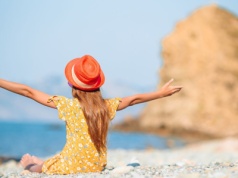 Jeden długi urlop czy kilka krótszych? Psycholog wyjaśnia, co lepiej działa na nasz organizm