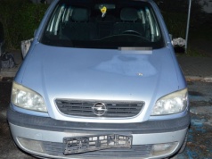 Uszkodziła samochód na parkingu, myśląc, że należy do byłego partnera (zdjęcia)