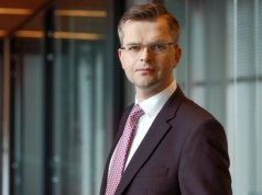 Decyzje agencji ratingowych to żółta kartka dla polityków. "Czas socjalnej bonanzy się skończył"