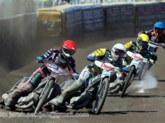 Żużel. Takiego pożegnania jeszcze nie było! Podziękował kibicom na… billboardach!