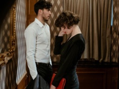 "Zamiast partnerką, zostałam opiekunką dorosłego faceta". Mankeeping to cichy dramat kobiet