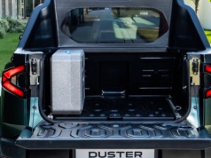 Dacia Duster debiutuje w nowej wersji nadwozia. Lepiej nie zostawiaj nic w bagażniku