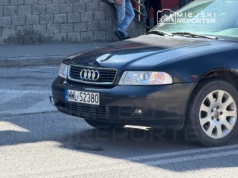 2-letnie dziecko wbiegło pod auto i zostało potrącone. Dziecko jest nieprzytomne, w stanie ciężkim