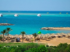 Niepokojące wieści z ulubionego kraju Polaków. Pojawiły się rekiny