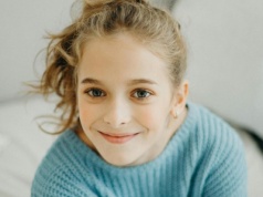 Nie kupuję dziecku nowych ubrań. Oto 5 powodów, dla których nie musi być reklamą sieciówek