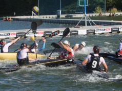 [FOTO] Kaniów stał się stolicą kajak polo. Trwają Mistrzostwa Polski Seniorów i Młodzików