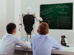 Jego dzieci nie chodzą do szkoły. Uczy je sztuczna inteligencja, którą sam stworzył