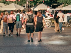 Zachęty podatkowe przyciągają, ale Polacy wciąż odkładają za mało na emeryturę