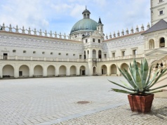 Tego zamku możesz nie znać. Z Przemyśla dojedziesz w 10 minut. Jest naprawdę piękny
