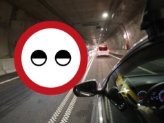 Znak z "oczami". Brzmi jak żart, a to rzeczywistość. Musisz jednak sporo przejechać