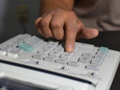 Jak prowadzić ewidencję przychodów przy ryczałcie? Najważniejsze informacje