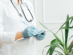 Onkologia w Polsce dorównuje w leczeniu wczesnego stadium raka piersi światowym standardom