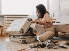 10 rzeczy, które warto wziąć ze sobą w podróż. Niektóre zaskakują swoją przydatnością