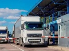 Ponad tysiąc polskich ciężarówek utknęło na Białorusi. "Nie mogą wrócić przez Litwę"