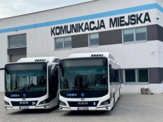 Żeby pojechać autobusem za darmo, trzeba będzie… płacić za śmieci