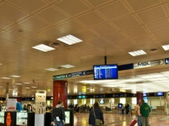 Zamienić postój na lotnisku w krótką podróż. Najlepiej w Barcelonie