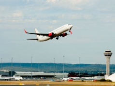 Wielki chaos na lotnisku. Połowa lotów została odwołana. Tysiące pasażerów uziemionych