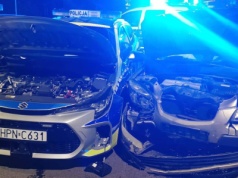 Pościg ulicami Trójmiasta. Uszkodzony radiowóz, ranny policjant