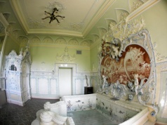 Jedna z najpiękniejszych łazienek świata jest w Polsce. Kąpał się tu John Malkovich