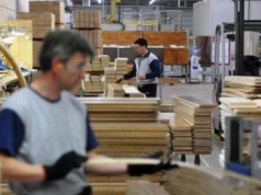 Ambulanse przed fabryką. Tak pracownicy dowiedzieli się o zwolnieniach