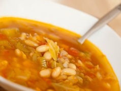 Wlewam mniej niż pół szklanki do zupy fasolowej. Zyskuje na smaku, nie obciąża żołądka