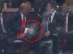 Pokazali się razem po karczemnej awanturze. Trump podał mu rękę