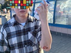 Chinka przypadkiem znalazła się na stacji metra. Nie chciała wsiadać do wagonu, a mimo to dostała mandat