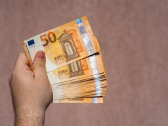 Kurs wymiany EUR/PLN spadnie o 16 groszy, prognozują eksperci