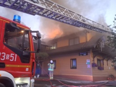 Pożar pensjonatu w Wiśle. Z ogniem walczyło ponad 20 zastępów