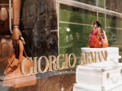 Na czym zarabia imperium Armaniego? Tylko połowa przychodów to sprzedaż ubrań