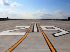 Warszawa: Tymczasowe zamknięcie drogi startowej nr 1