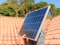 10 lat fotowoltaiki na dachach. Prosumenci boją się kosztów utylizacji paneli