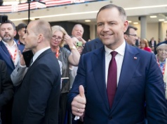 Nawrocki odpowiada ws. awantury o samolot. „Jakiś kompleks”