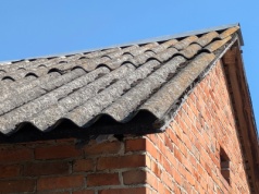 Termin wymiany dachów z azbestem będzie wydłużony? Kwota wsparcia bez zmian