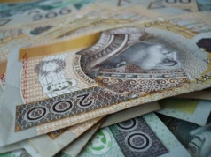 Miliardy złotych wypływają z Polski. Zagranica zgarnia zyski