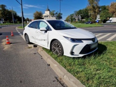 Na rondzie Mohyły doprowadziła do zderzenia pojazdów. Zapewniała, iż nie wie, skąd wzięła się tam toyota (zdjęcia)