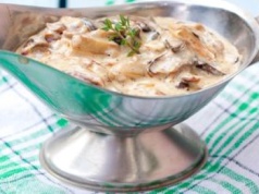 W sezonie robię sos ze świeżych grzybów. Mam sprawdzony przepis od babci